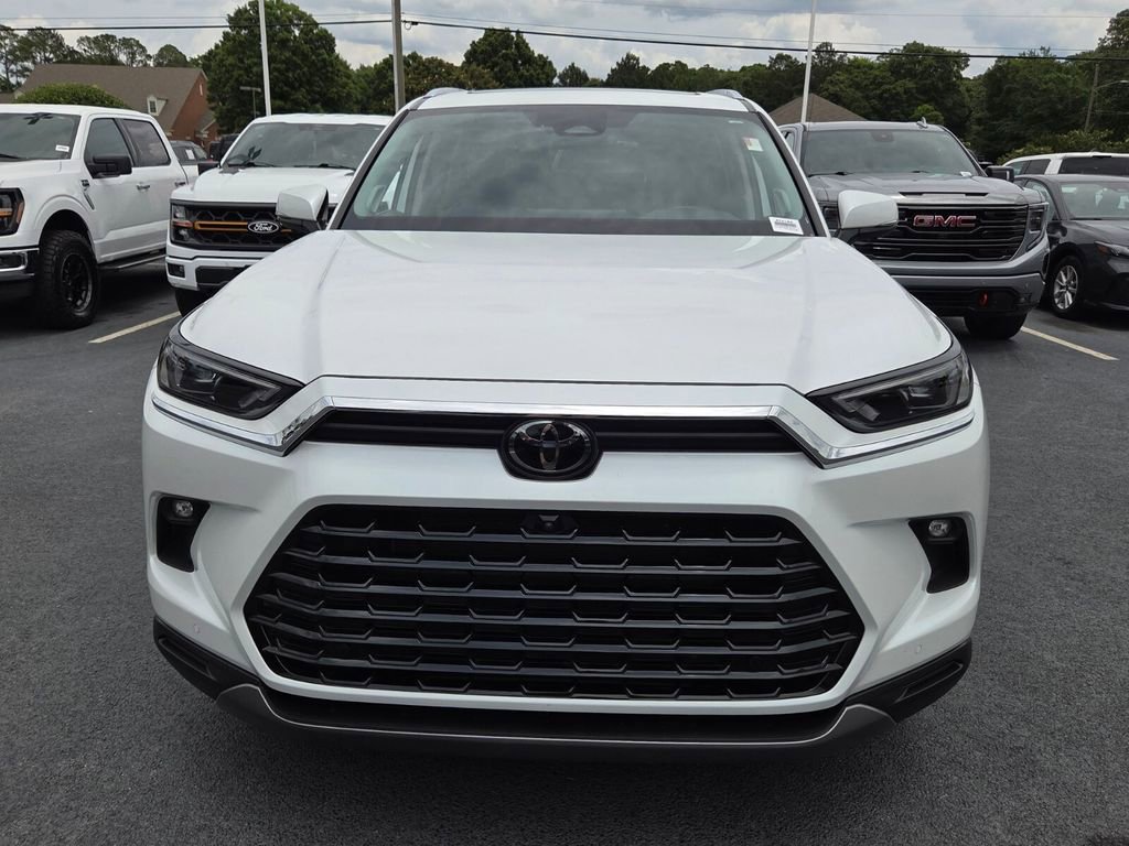 Used 2024 Toyota Grand Highlander FWD image 2