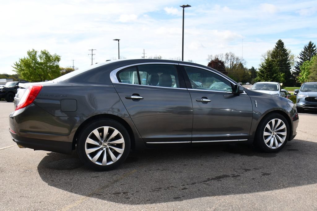 Used 2016 Lincoln MKS AWD image 7