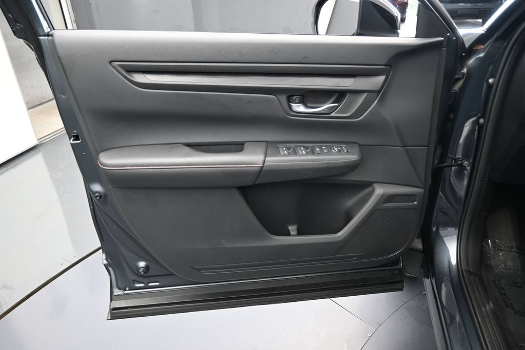Used 2025 Honda CR-V Sport image 14