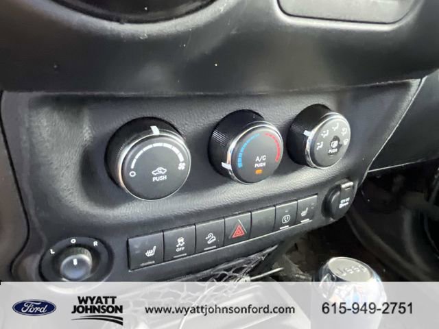 Used 2017 Jeep Wrangler Unlimited Sahara image 33