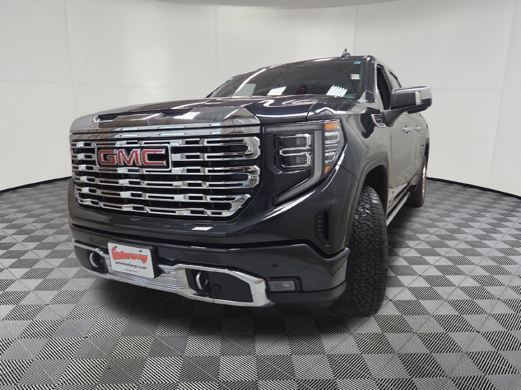Used 2023 GMC Sierra 1500 Denali w/ Technology Package AWD/4WD image 7