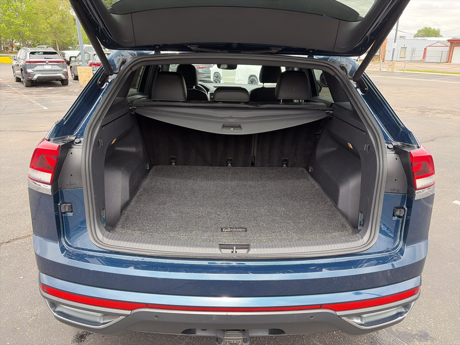 Used 2020 Volkswagen Atlas Cross Sport SE AWD/4WD image 25