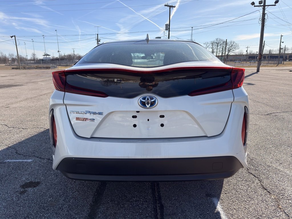 Used 2018 Toyota Prius Prime Premium image 11