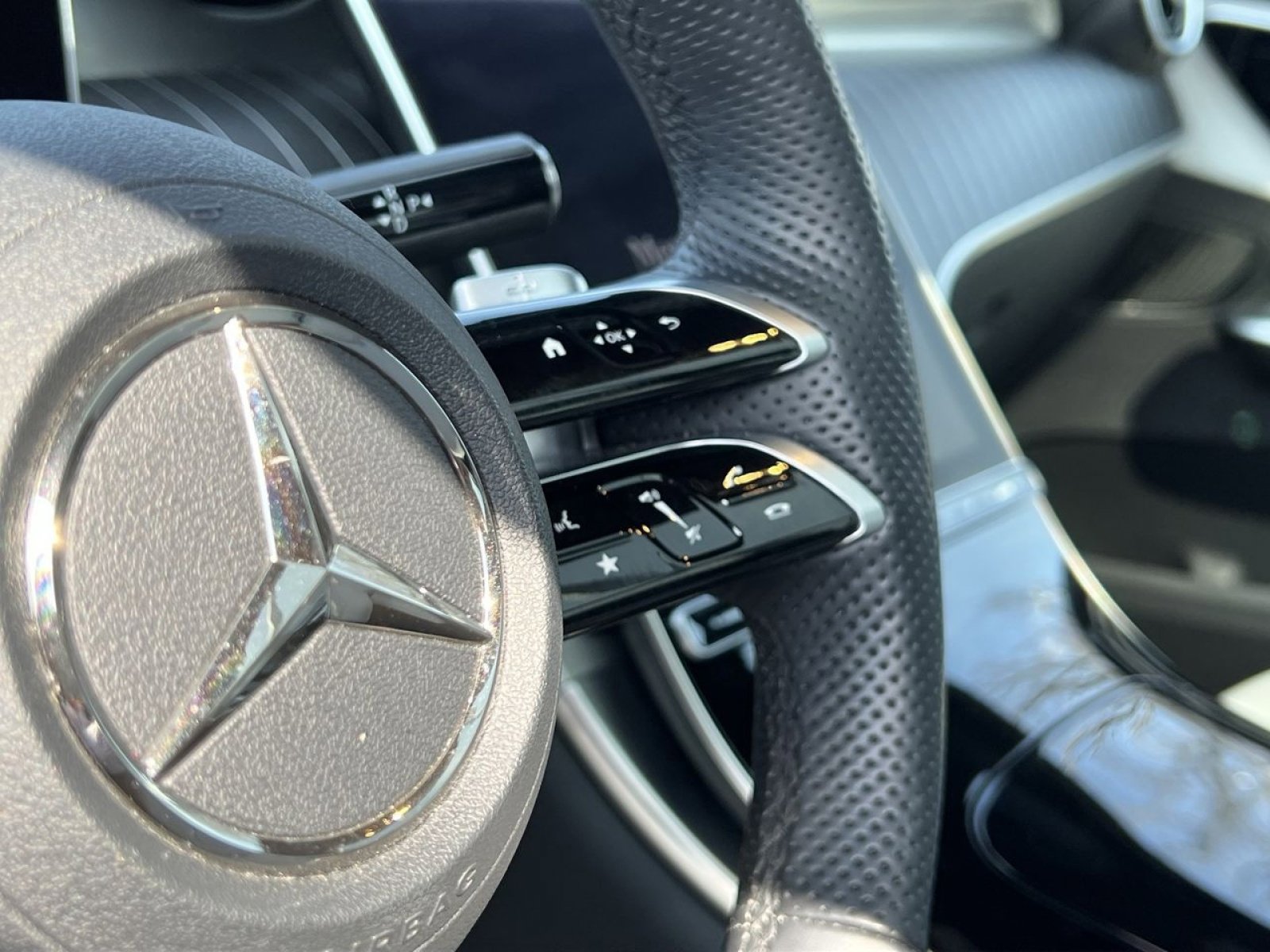 Used 2023 Mercedes-Benz GLC 300 4MATIC image 29