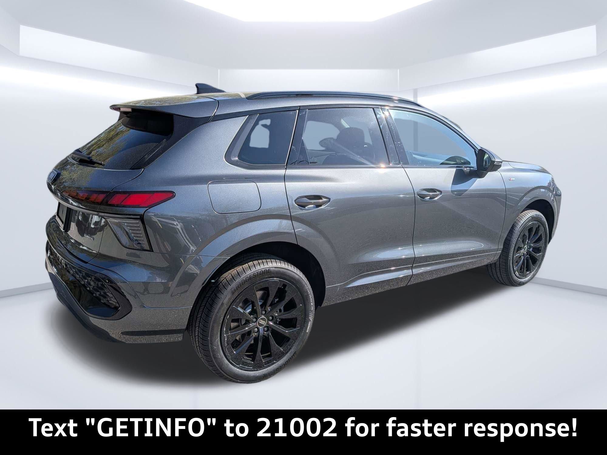New 2026 Audi Q3 quattro 2.0T AWD/4WD image 3