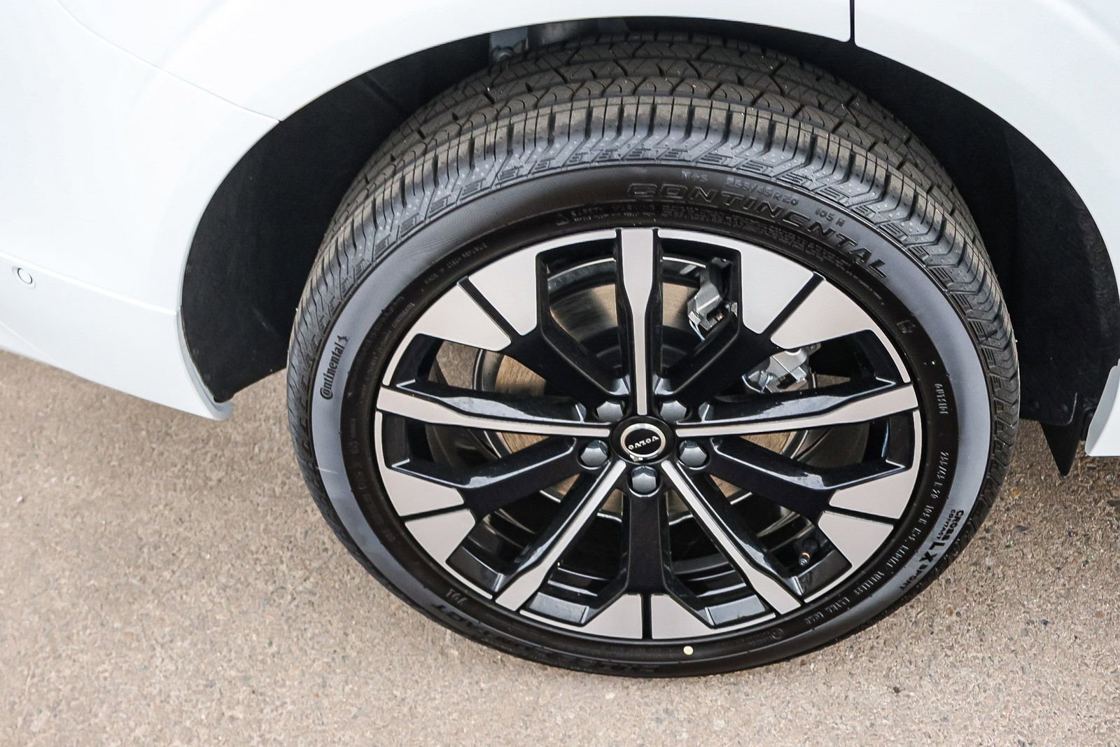 New 2026 Volvo XC60 T8 Plus w/ Climate Package image 13