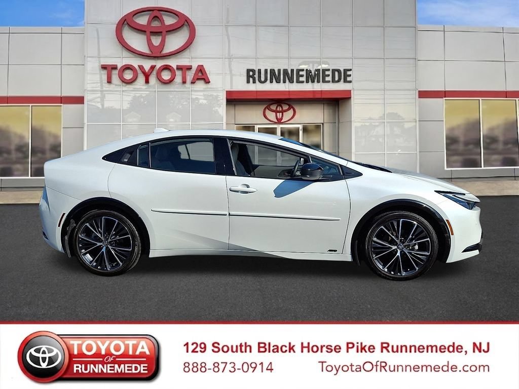 Certified 2024 Toyota Prius XLE AWD/4WD image 7