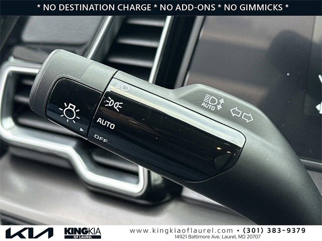Used 2025 Kia Sportage EX image 11