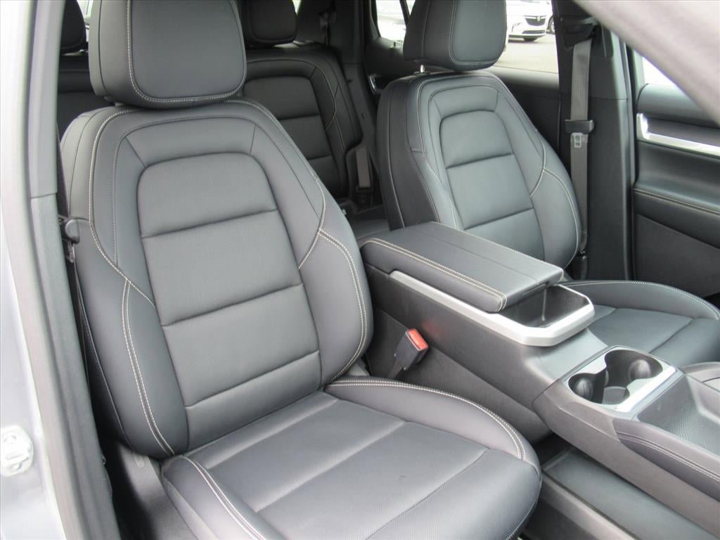 Used 2025 GMC Terrain Elevation w/ Elevation Premium Package AWD/4WD image 9