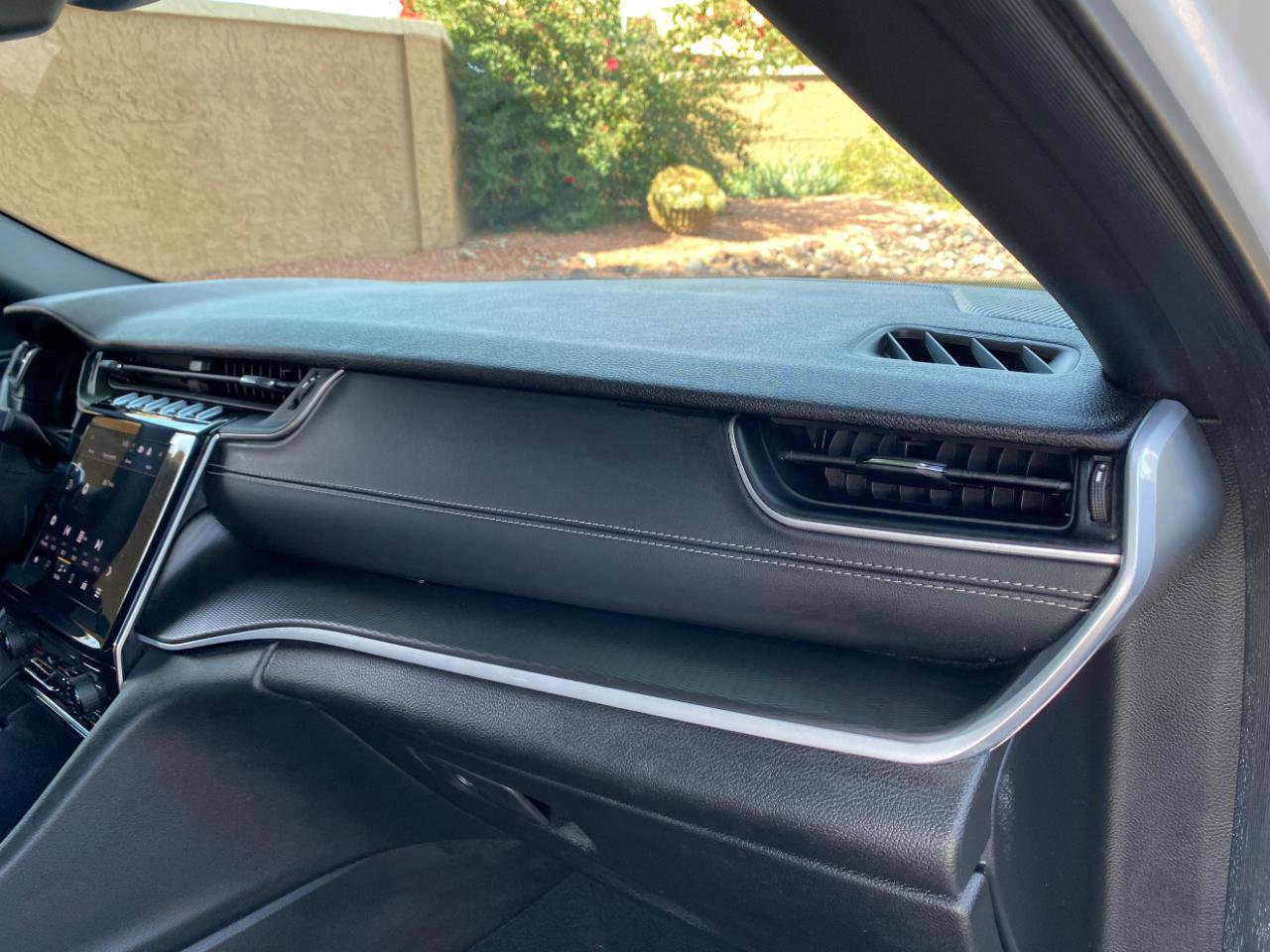 Used 2024 Jeep Grand Cherokee Laredo X w/ Trailer Tow Package AWD/4WD image 50