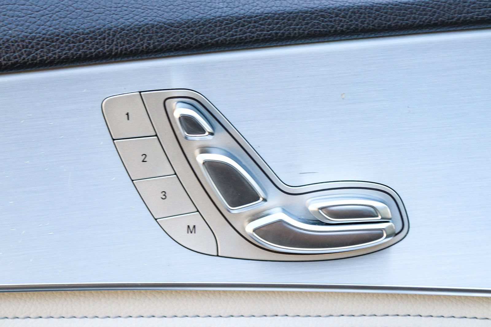 Used 2015 Mercedes-Benz C 300 Sedan image 21