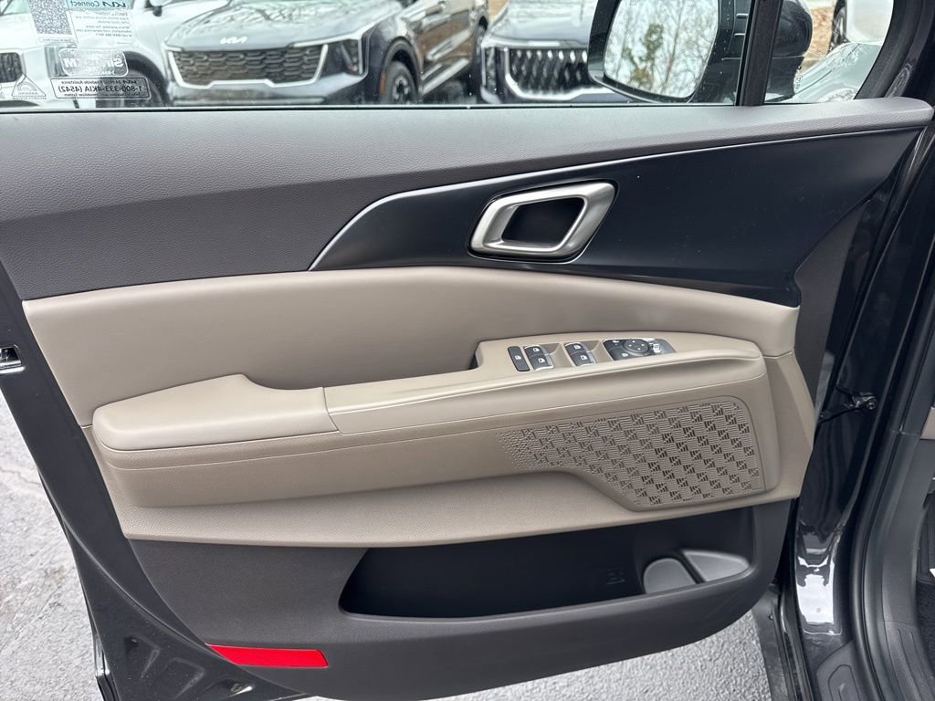 New 2026 Kia Carnival LXS image 11