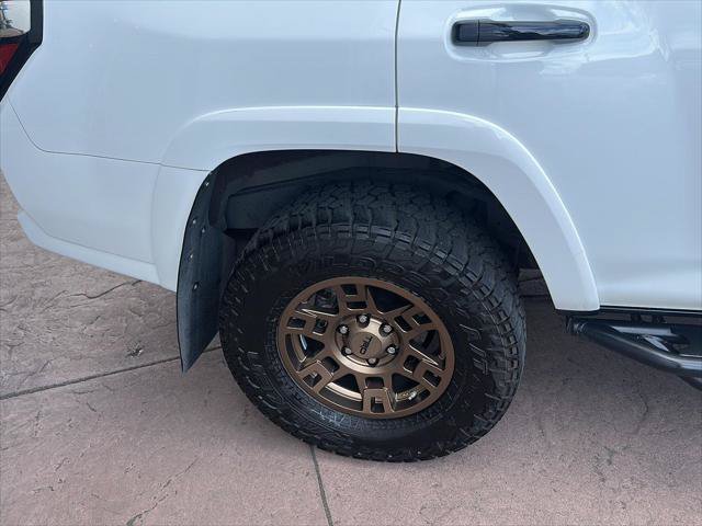 Certified 2020 Toyota 4Runner Venture w/ Moonroof Package AWD/4WD image 26