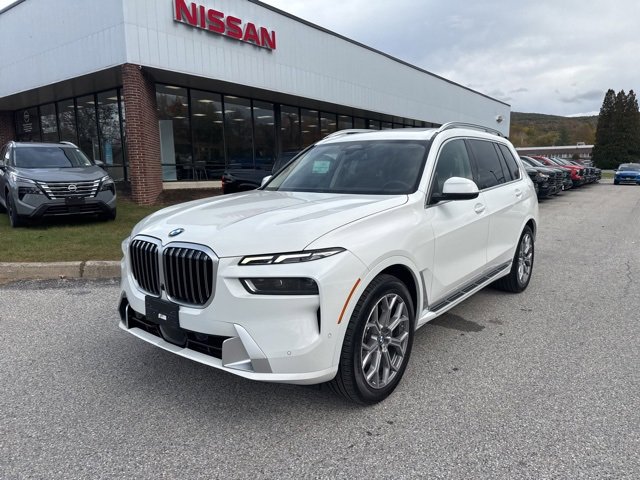 Used 2024 BMW X7 xDrive40i image 3