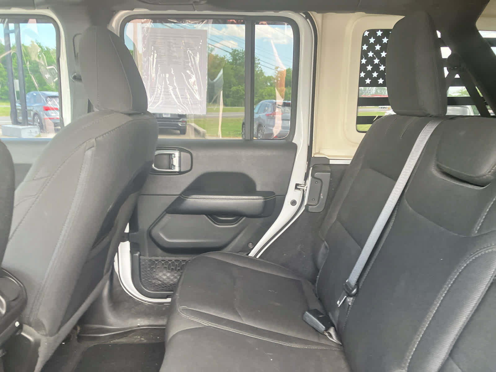 Used 2020 Jeep Wrangler Unlimited Sahara AWD/4WD image 36