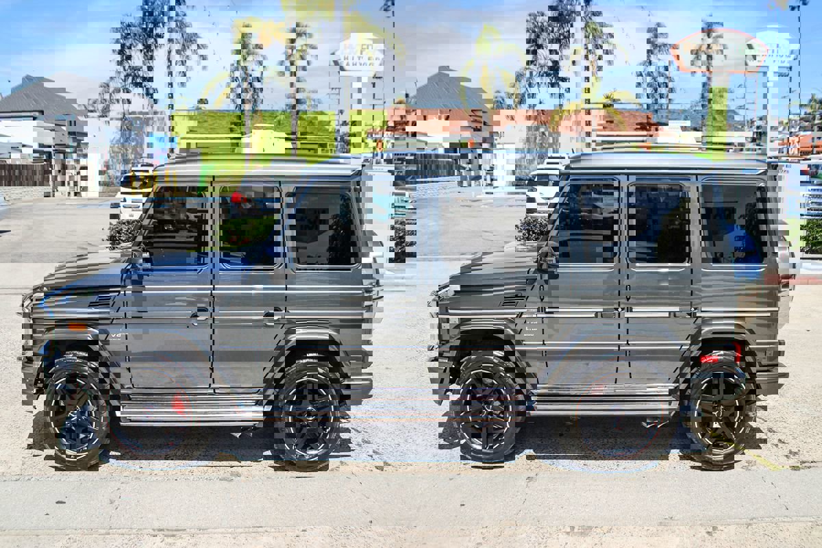 Used 2015 Mercedes-Benz G 63 AMG 4MATIC image 2