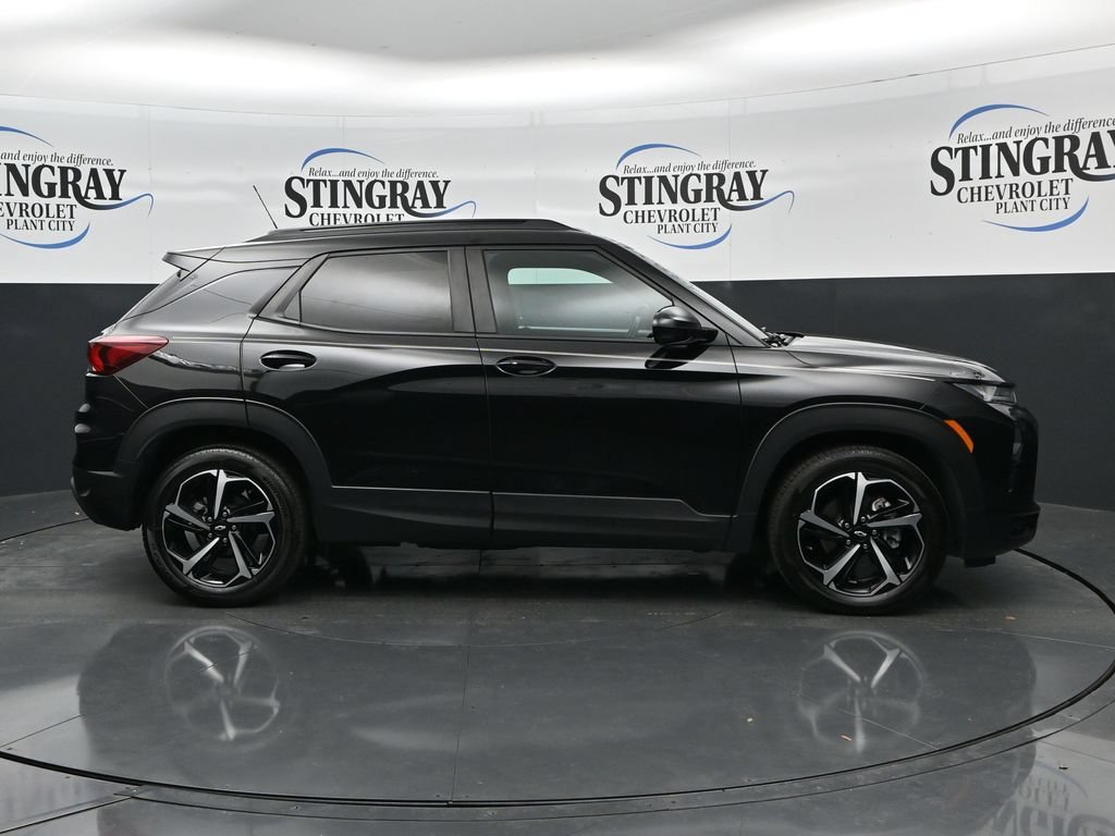 Used 2023 Chevrolet TrailBlazer RS w/ Sun and Liftgate Package FWD image 8