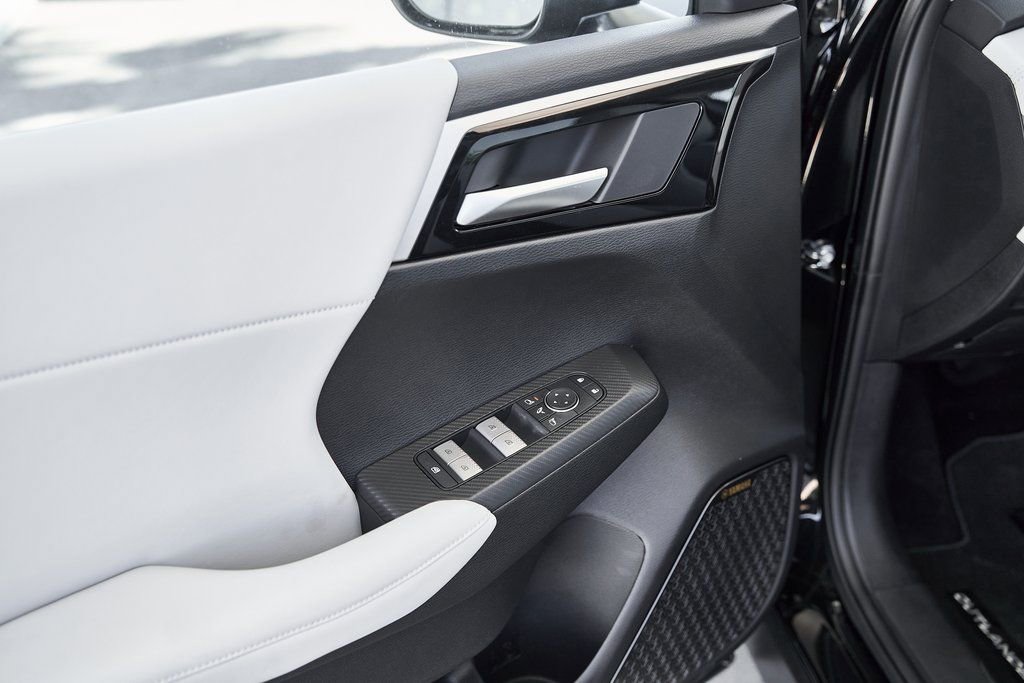 Used 2025 Mitsubishi Outlander SE FWD image 19