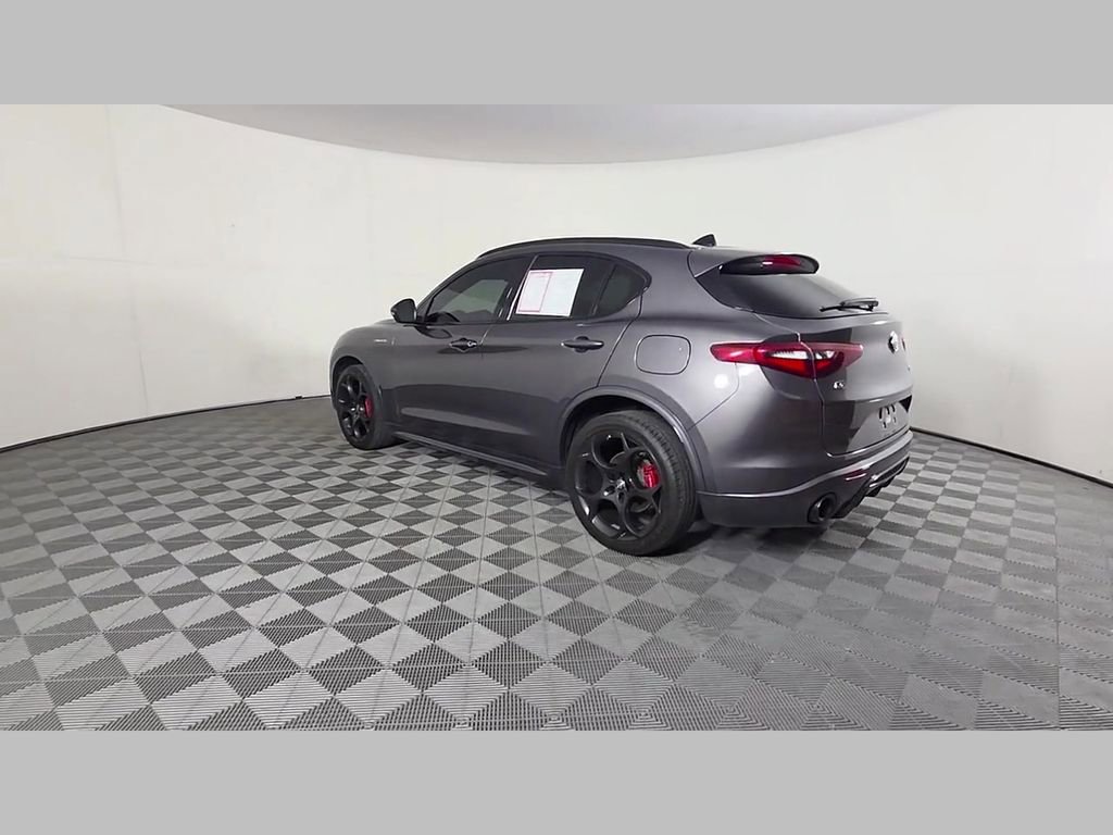 Used 2023 Alfa Romeo Stelvio Veloce AWD/4WD image 46