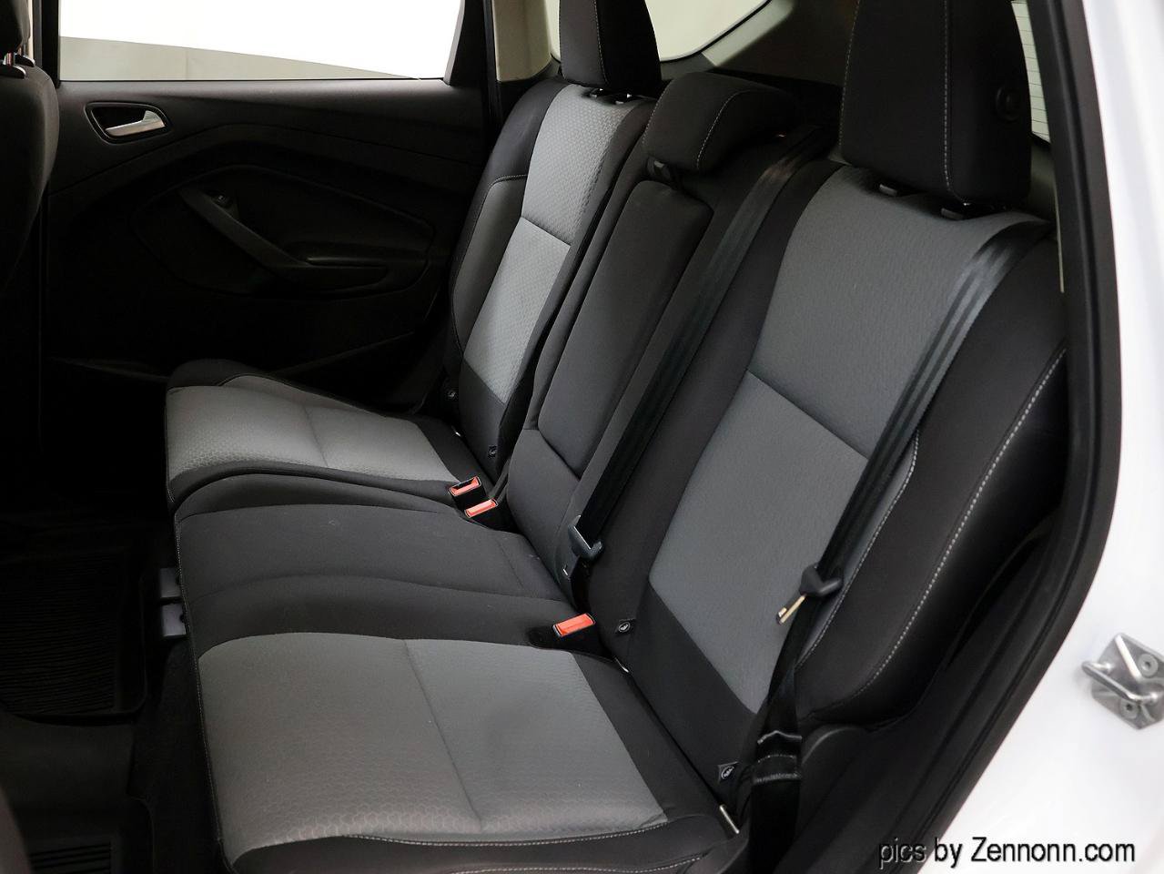 Used 2018 Ford Escape SE w/ SE Sync 3 Package FWD image 12