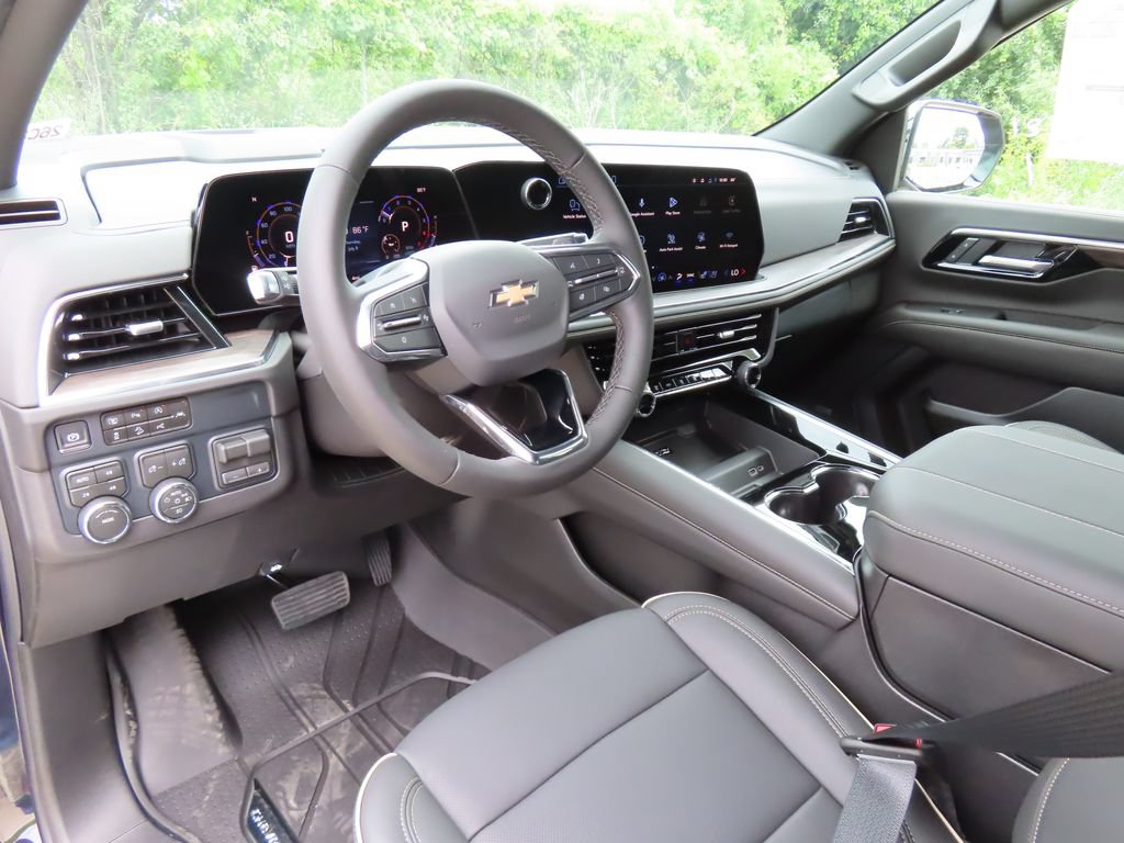 New 2026 Chevrolet Suburban Premier w/ Sun And Tow Package AWD/4WD image 24