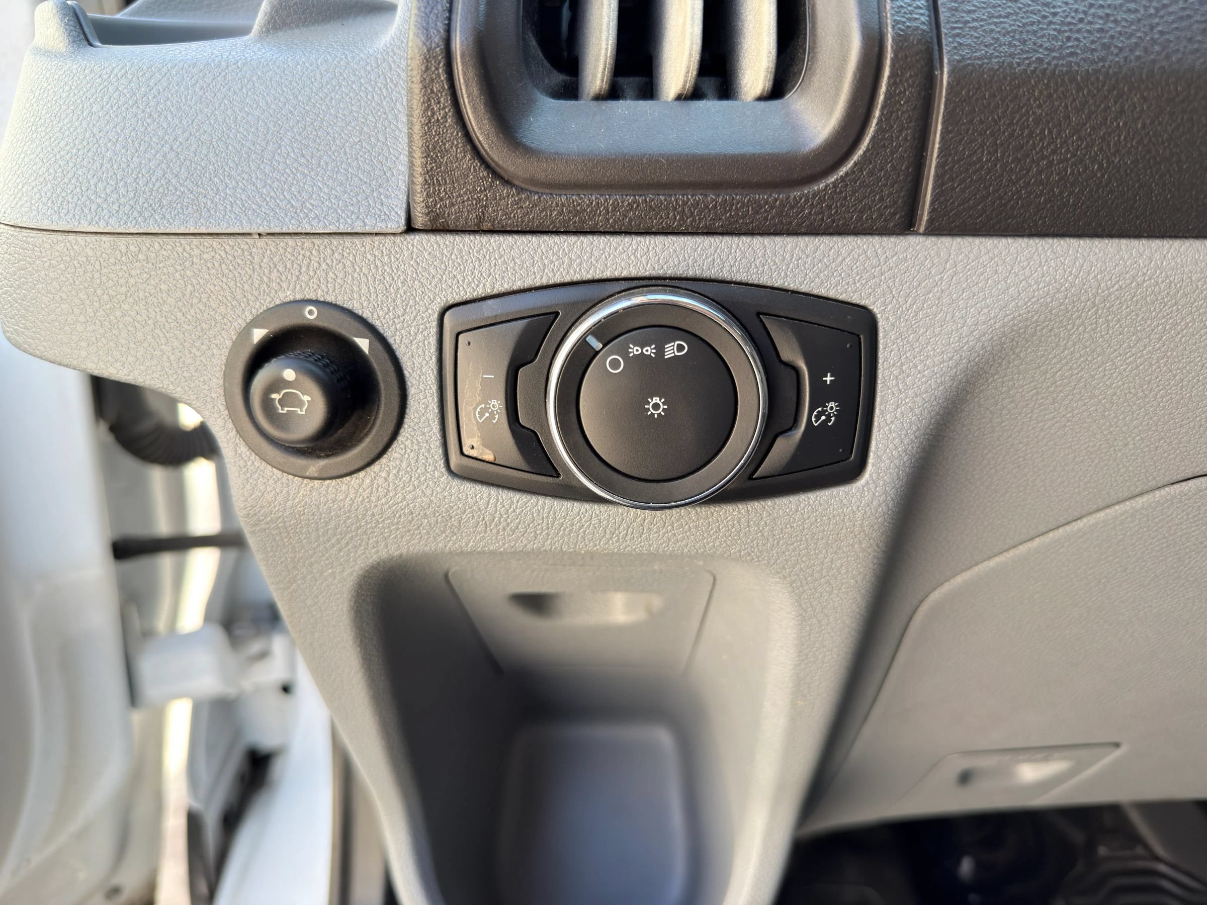 Used 2019 Ford Transit 350 XL RWD image 22