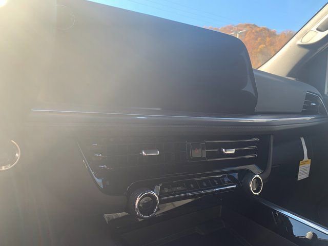 Used 2026 Chevrolet Tahoe LS AWD/4WD image 9