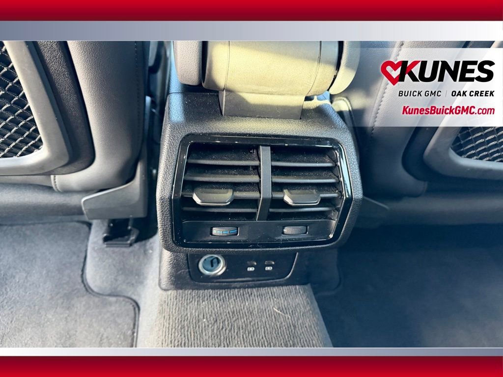 Used 2025 Audi Q3 2.0T Premium image 6