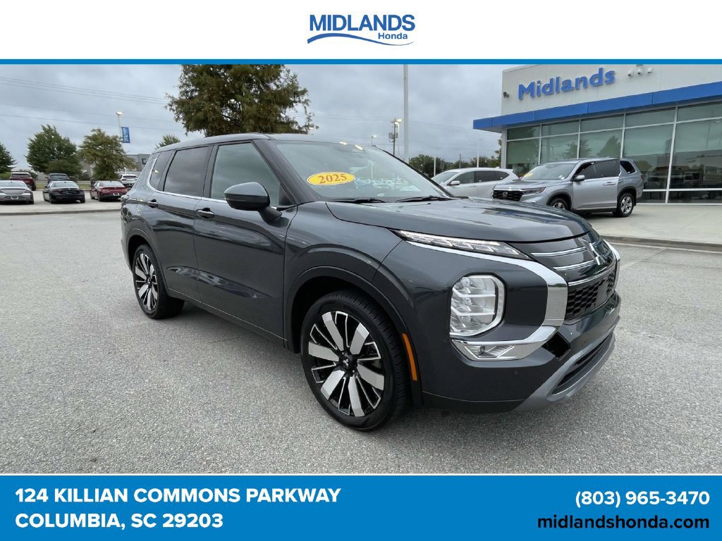 Used 2025 Mitsubishi Outlander SE