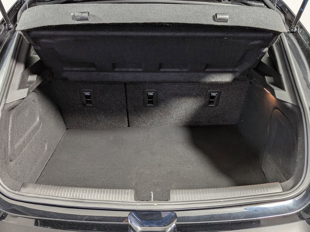 Used 2018 Chevrolet Cruze Premier FWD image 44
