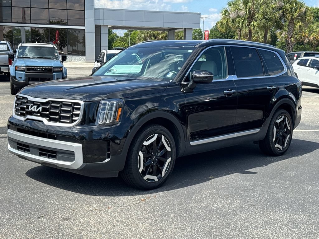 Used 2024 Kia Telluride S w/ S Sunroof Package FWD image 7