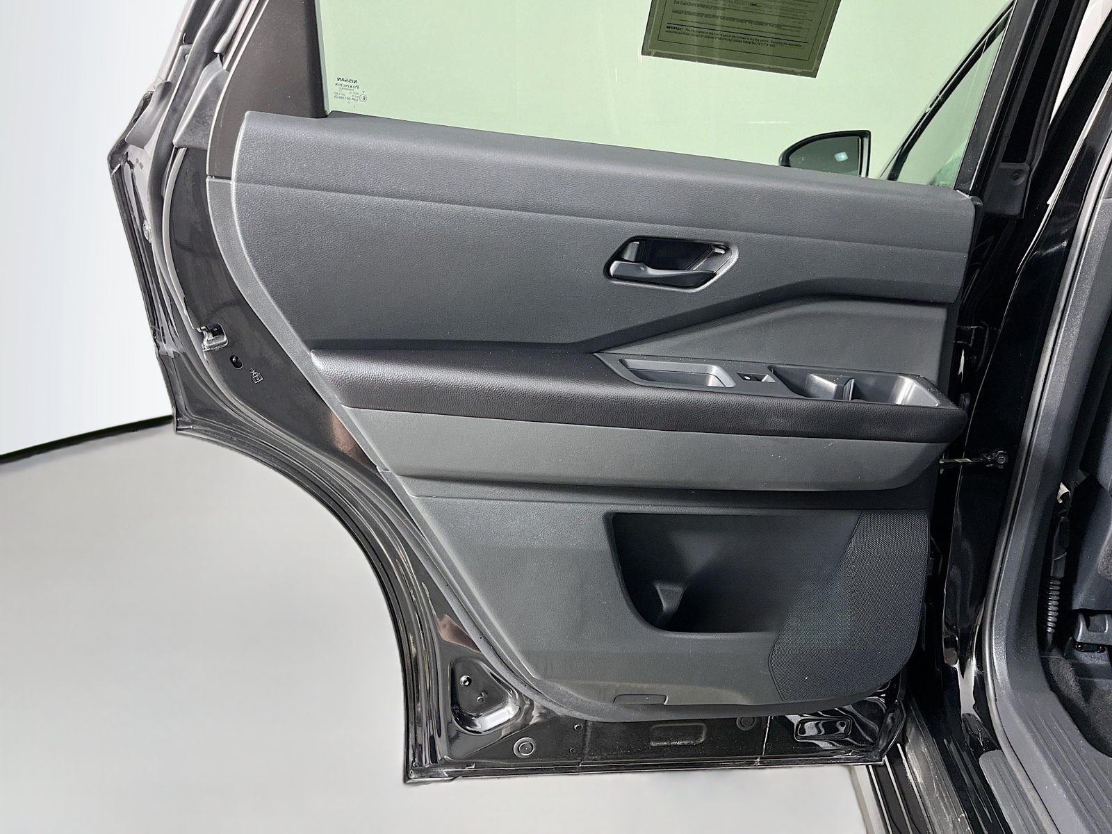 Used 2024 Nissan Pathfinder SV FWD image 31