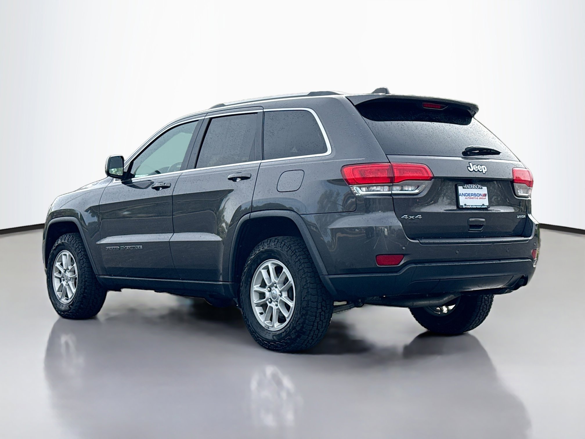 Used 2019 Jeep Grand Cherokee Laredo AWD/4WD image 14