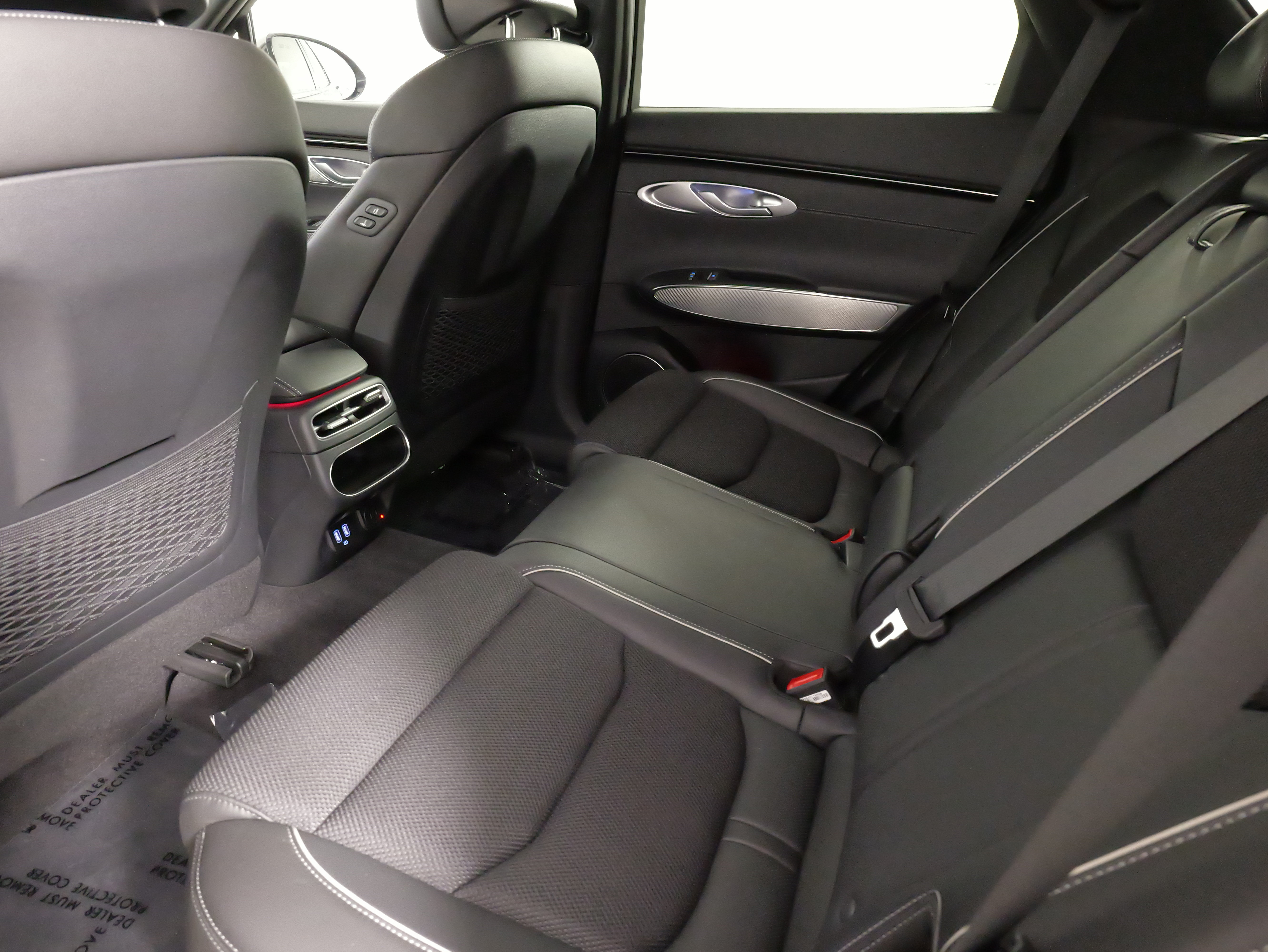 Used 2025 Genesis GV70 3.5T Sport AWD/4WD image 37
