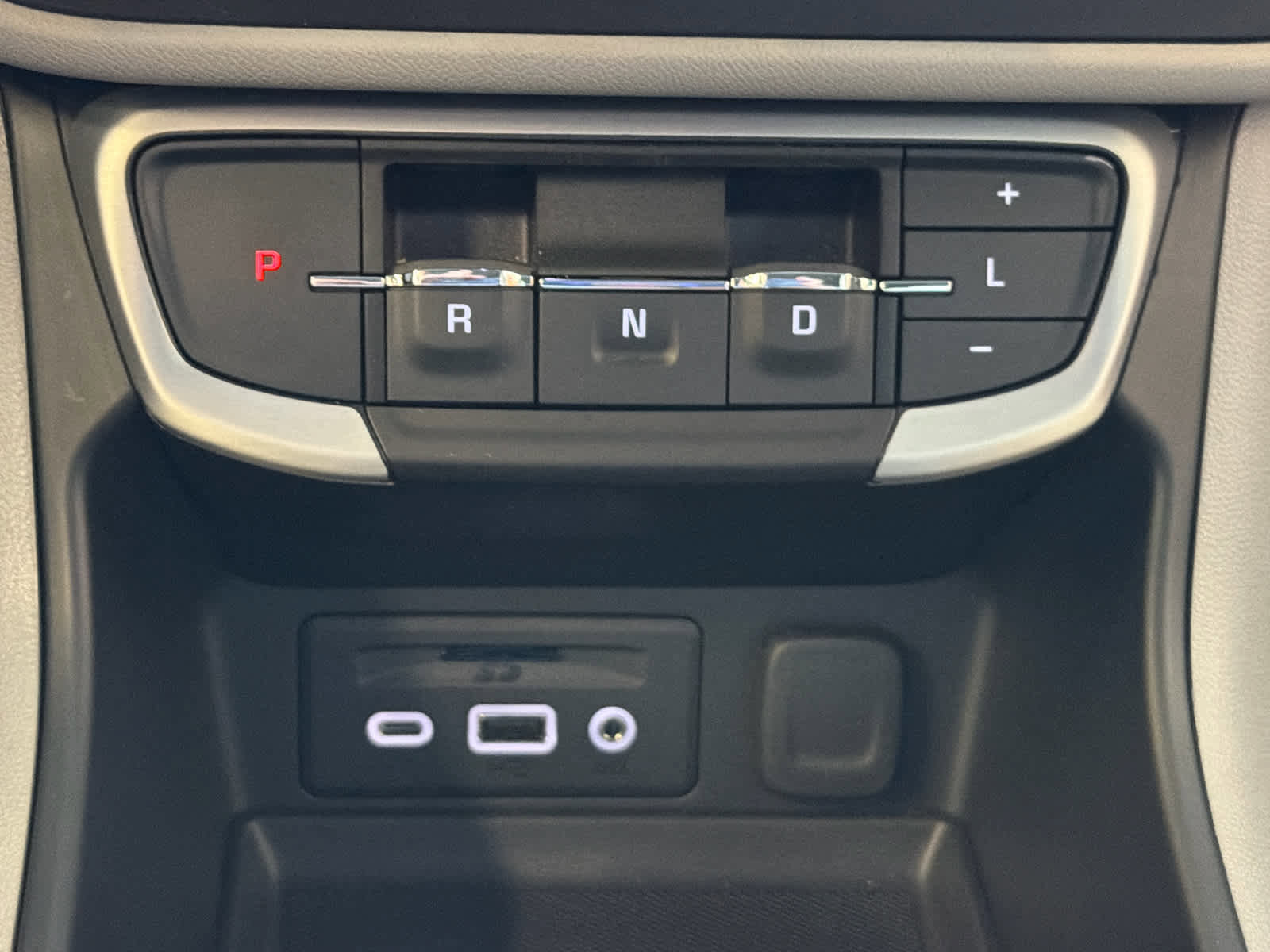 Used 2023 GMC Terrain SLT w/ LPO, 'HIT The Road' Package image 45