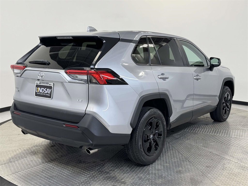 Used 2023 Toyota RAV4 LE image 7