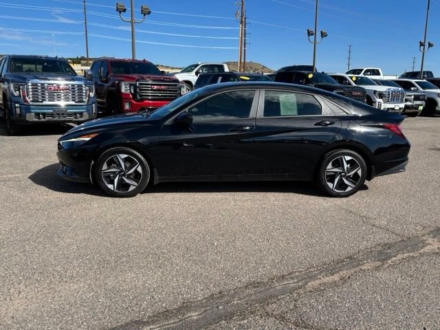 Used 2023 Hyundai Elantra SEL w/ Convenience Package FWD image 2