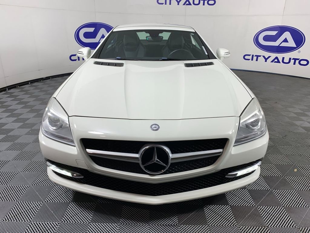 Used 2013 Mercedes-Benz SLK 250 image 9