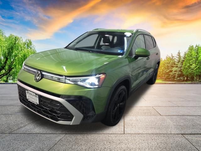 Certified 2025 Volkswagen Taos SEL w/ Black Wheel Plus Package image 8