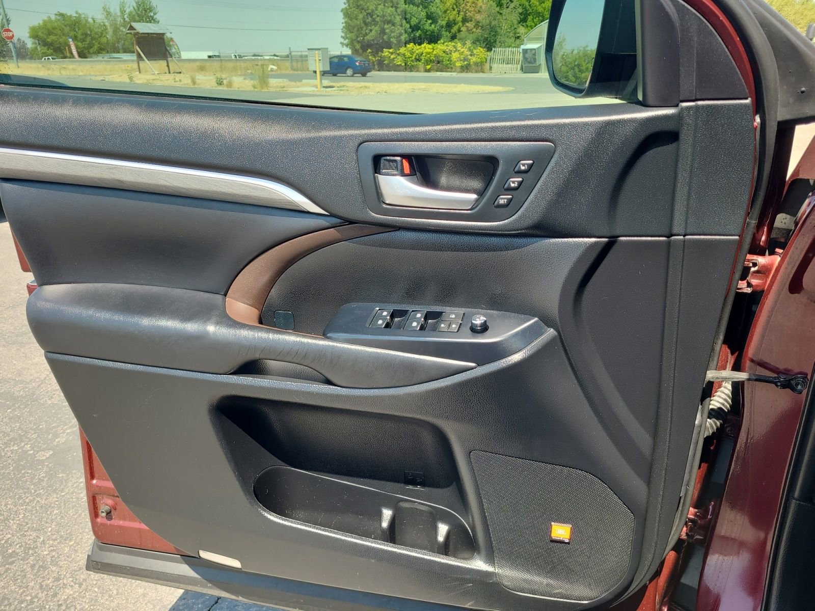 Used 2019 Toyota Highlander Limited AWD/4WD image 23