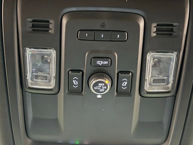 Used 2022 Chevrolet Suburban RST w/ Luxury Package AWD/4WD image 32