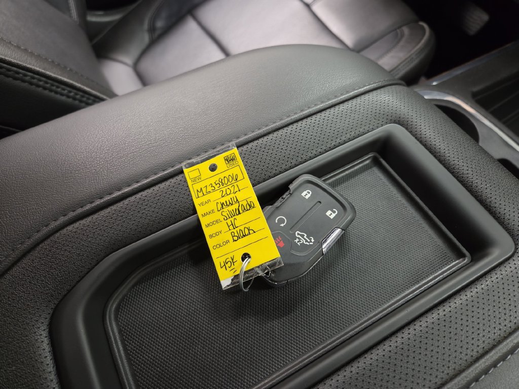Used 2021 Chevrolet Silverado 1500 High Country w/ Technology Package AWD/4WD image 14