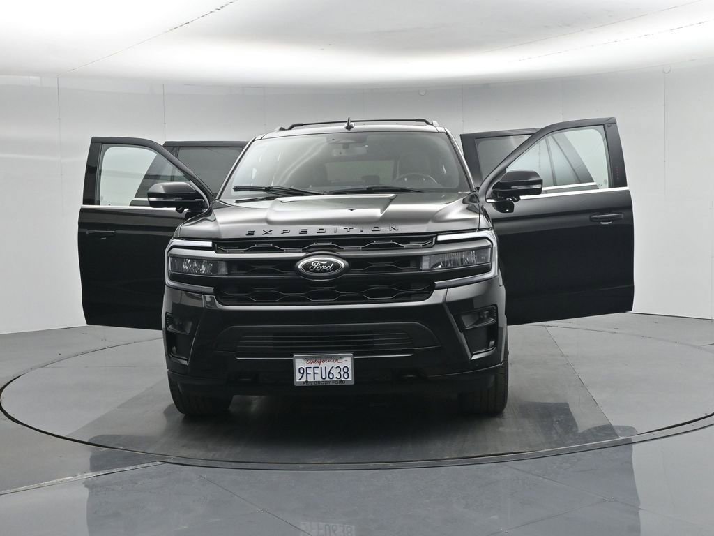 Certified 2023 Ford Expedition Limited image 32