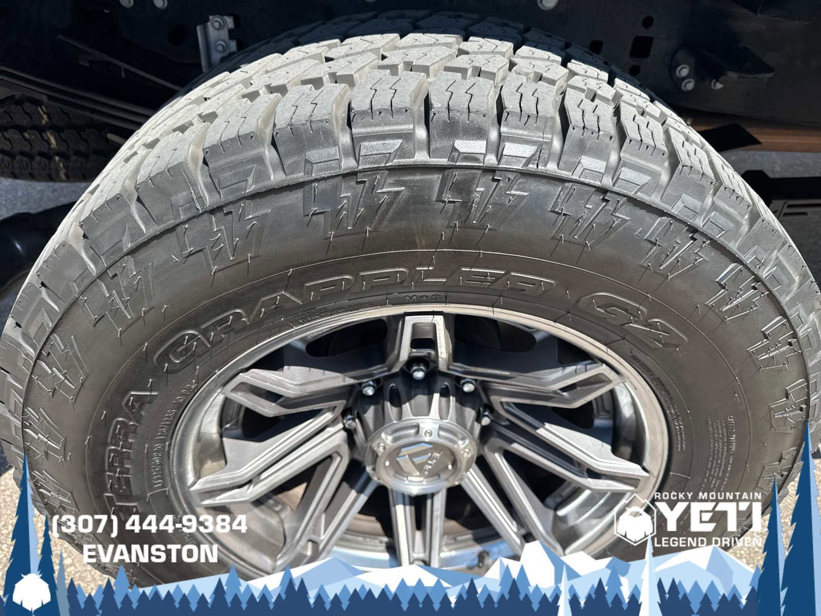 Used 2024 Ford F350 Lariat w/ Sport Appearance Package image 18