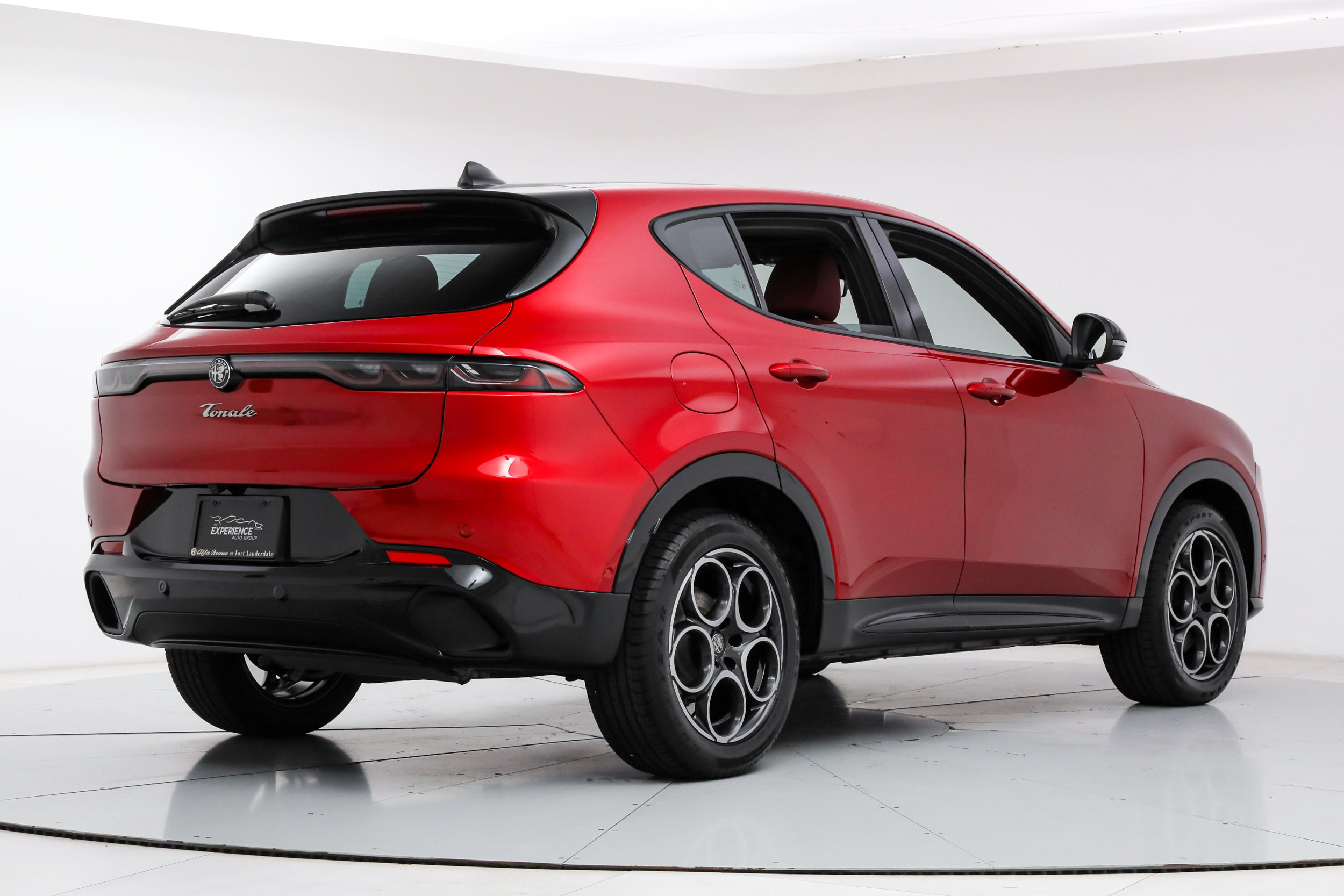 New 2026 Alfa Romeo Tonale w/ Red Premium Package AWD/4WD image 5