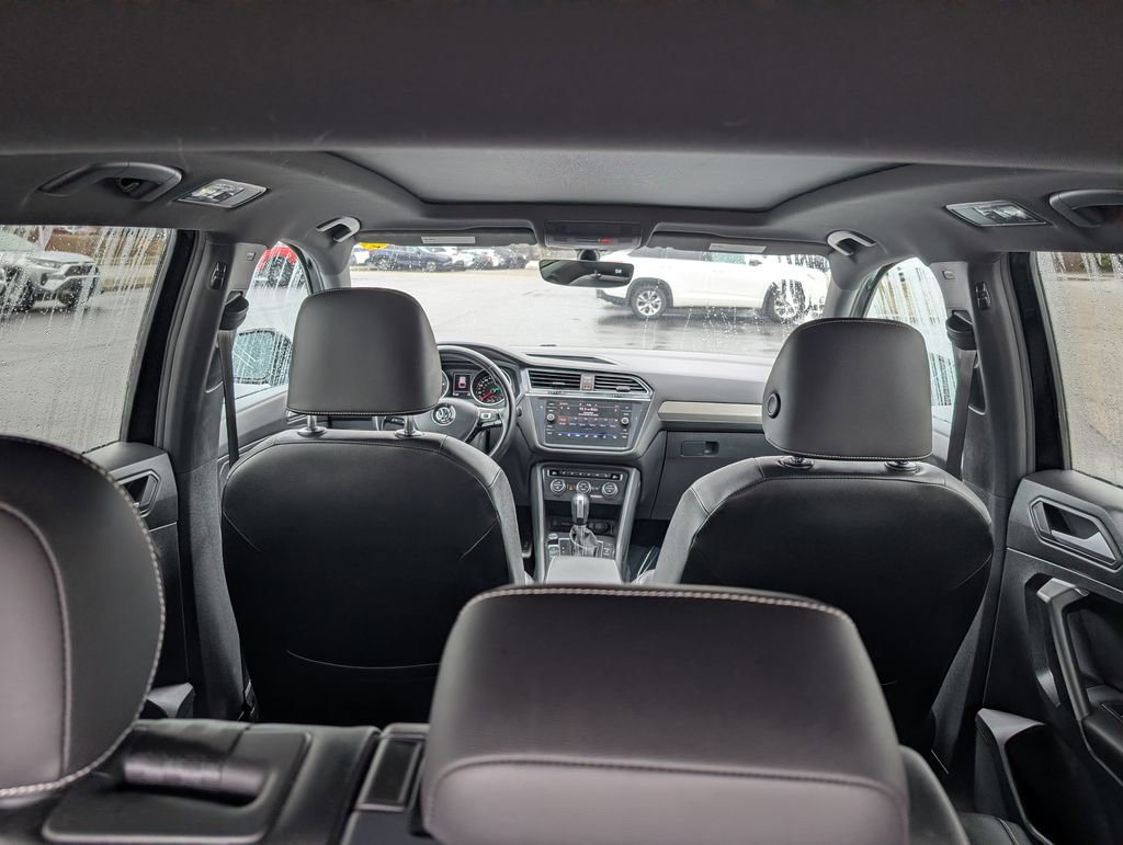 Used 2021 Volkswagen Tiguan SE R-Line image 14