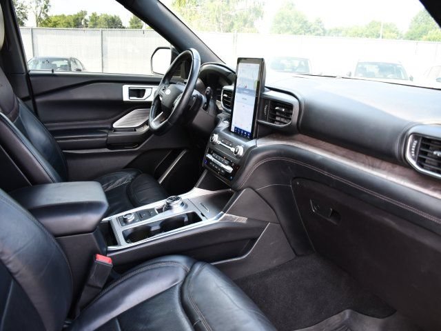 Used 2020 Ford Explorer Platinum w/ Premium Technology Package AWD/4WD image 35