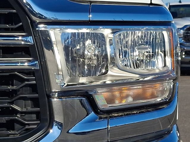 Used 2024 RAM 2500 Tradesman w/ Chrome Appearance Group image 9