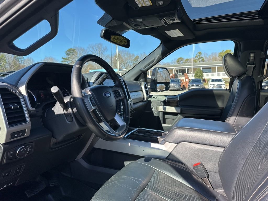 Used 2022 Ford F250 Lariat w/ Black Appearance Package image 9