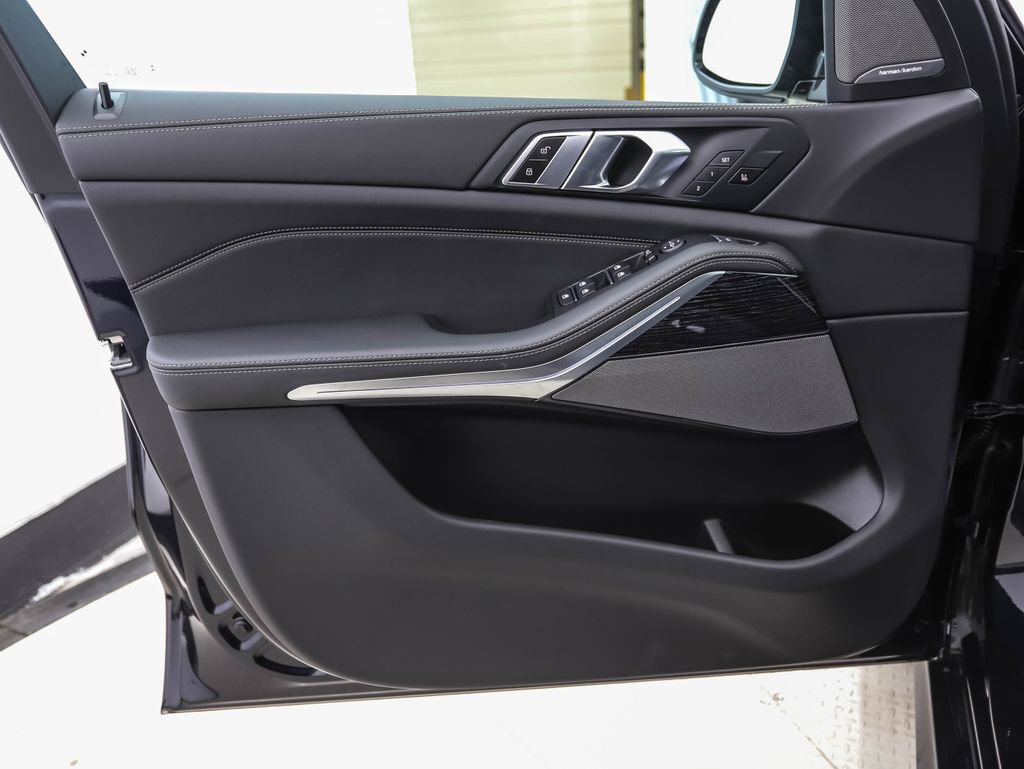New 2026 BMW X5 xDrive40i w/ M Sport Package image 9